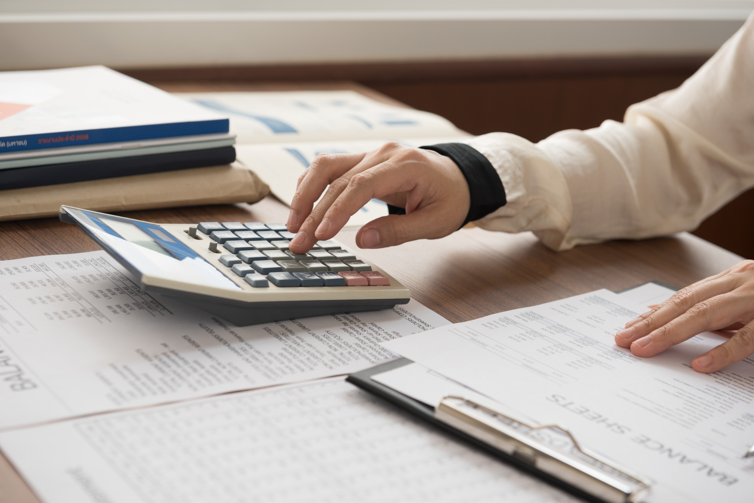 Top 5 Ways A Professional Bookkeeper Can Help Your Business